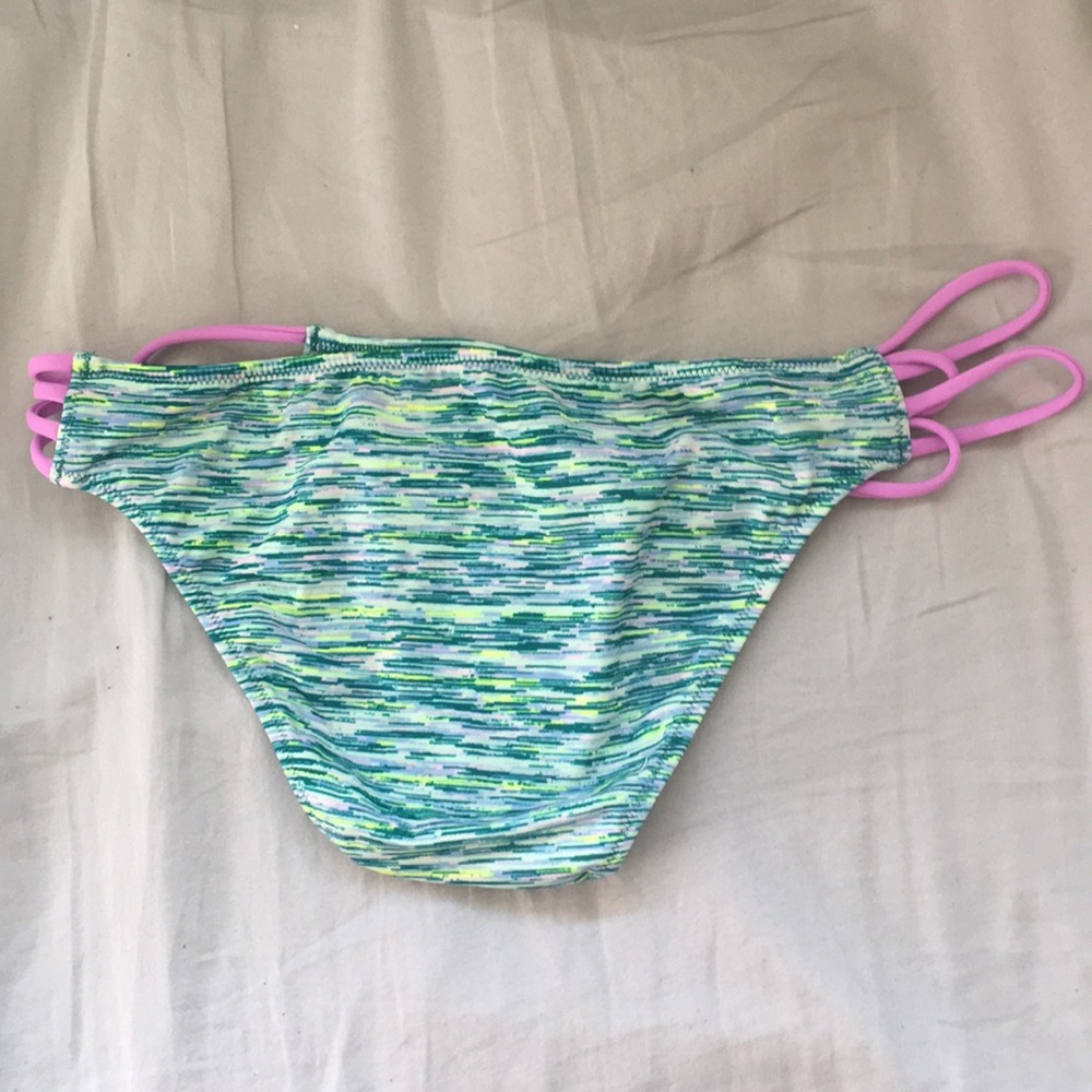 Patterned Bikini Bottom - Picture 2 of 3
